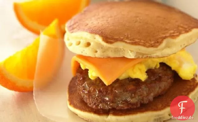Wurst-Käse-Pfannkuchen-Sandwiches