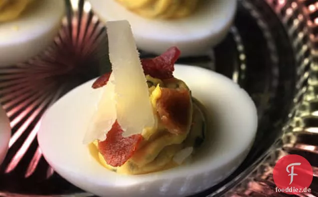 Speck und Cheddar Deviled Eier