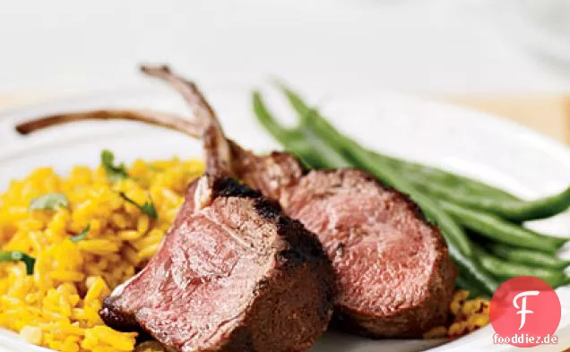 Gegrilltes Lammrücken mit Safranreis