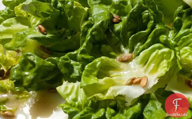 Butter Kopfsalat und Kürbiskernen-Salat