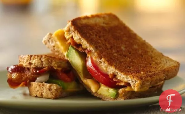 Speck, Tomaten und Avocado Gegrillter Käse -