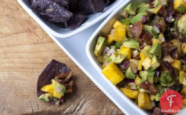 Mango-Avocado-Salsa mit Würzigem Speck