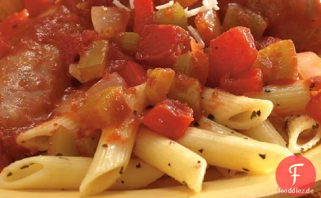 Penne mit italienischer Wurst und Paprika