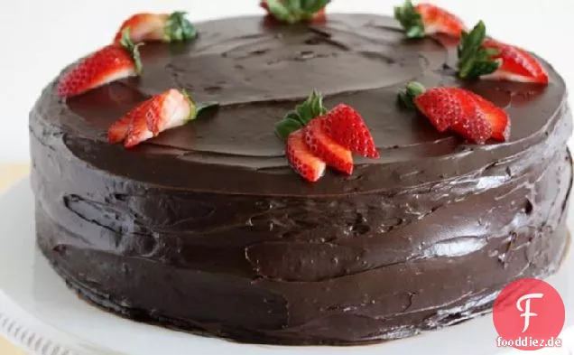 Erdbeerkuchen mit dunkler Schokolade