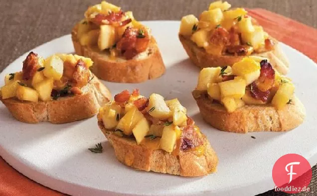 Apfel-Speck-Cheddar-Crostini