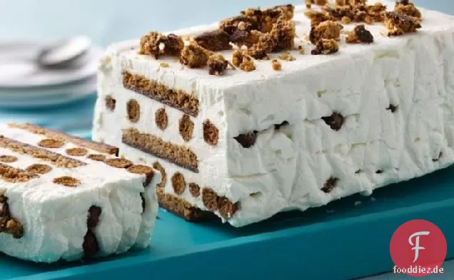 Gefrorene Schokoladen-Müsli-Sahne-Torte