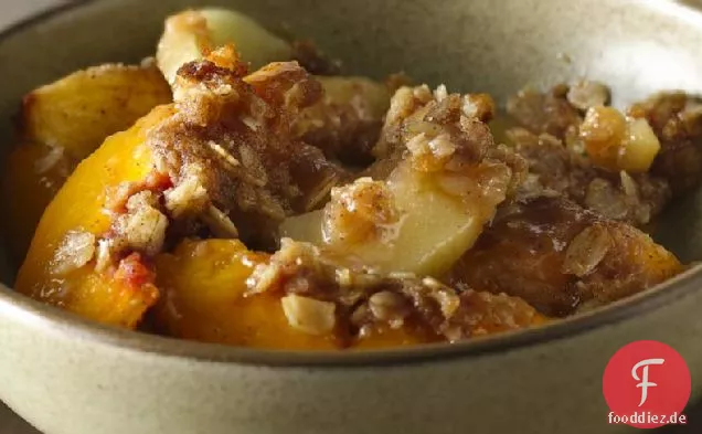 Walnuss Apfel-Pfirsich knusprig mit Zimt-Brauner Zucker Crumble