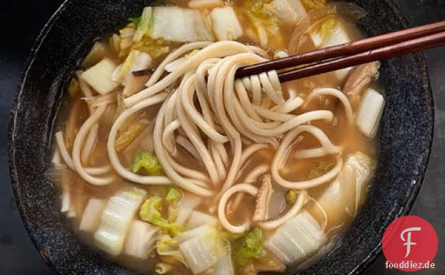 Miso-Suppe mit Napa Kohl und Udon