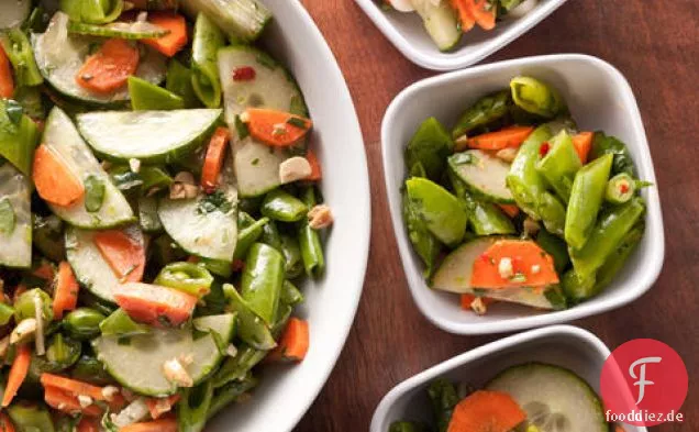 Snap Pea-Gehackter Salat mit Thai-Vinaigrette