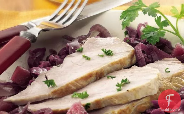Slow-Cooker-Schweinefleisch mit süß-saurem Rotkohl