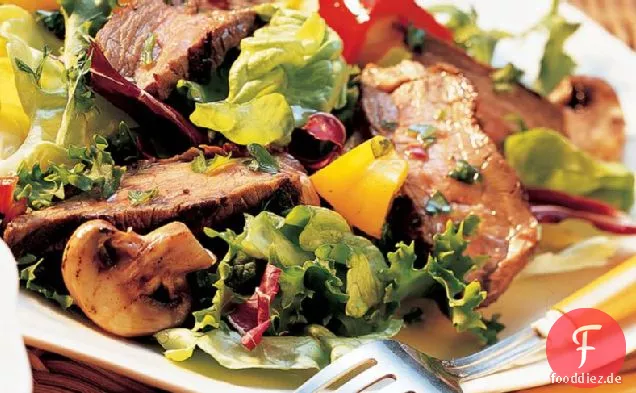Gegrillter Knoblauch Steak-Salat