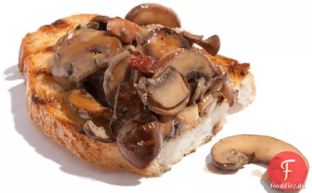 Sautierter Pilz und Pancetta Bruschetta