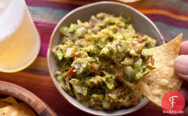 Speck und Tomaten Guacamole