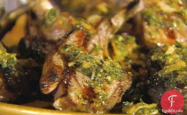 Gegrillte Baby-Lammkoteletts mit knusprigem Rosmarin