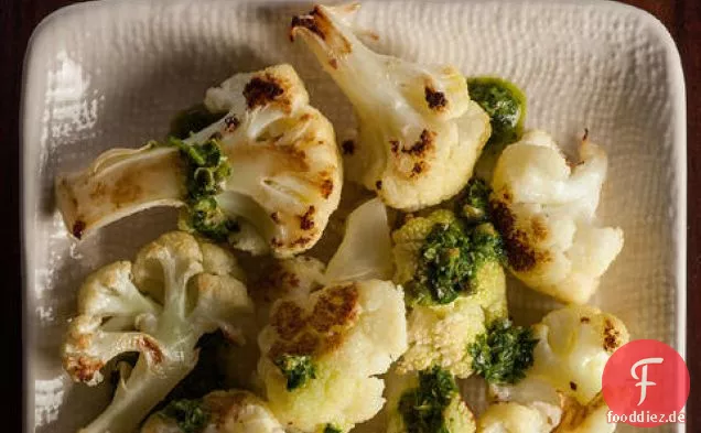 Gerösteter Blumenkohl mit Salsa Verde