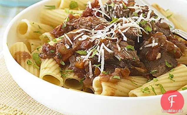 Slow-Cooker-Lammeintopf mit Rigatoni