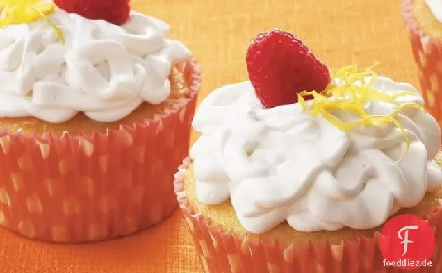 Himbeer-gefüllte Zitronen-Cupcakes