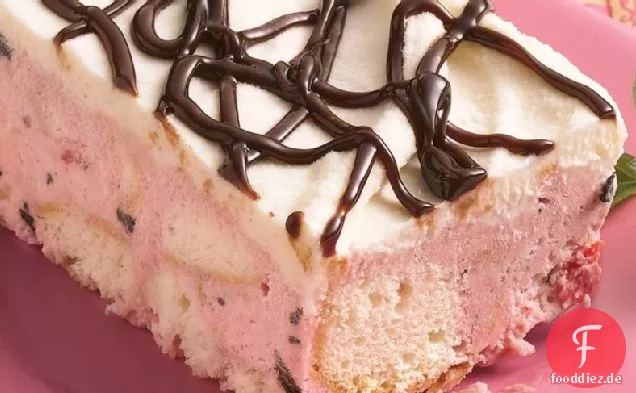 Weiße Schokolade-Kirsch-Chip-Eistorte