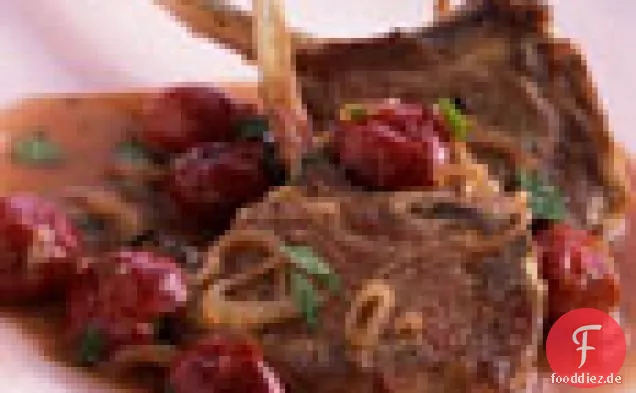 Lammkoteletts mit Kirsch-Balsamico-Sauce und Minze