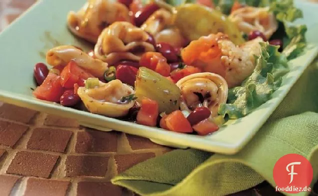 Antipasto Tortellini und Tomatensalat