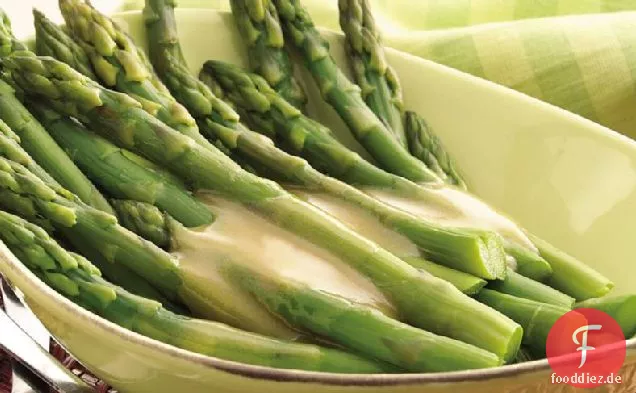 Spargel mit Ahorn-Senf-Sauce