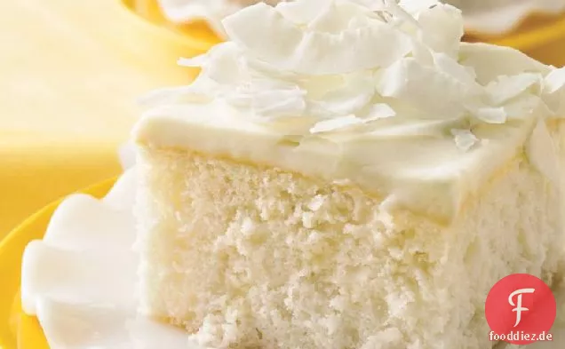 Kokosnusskuchen mit weißem Schokoladenglasur