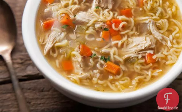 Einfache Hühnernudelsuppe