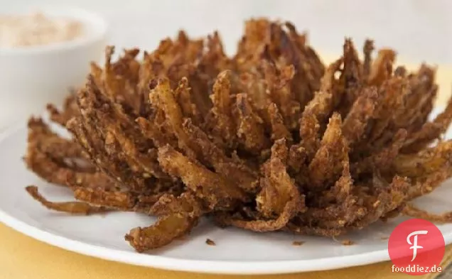 Chex® Blühende Zwiebeln mit Speck Chipotle Dip