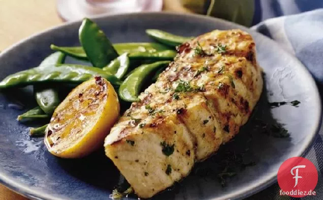 Gegrillte Zitronen-Knoblauch-Heilbutt-Steaks
