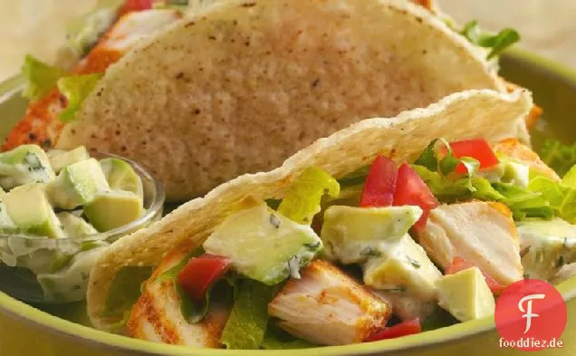 Gegrillte Fischtacos mit cremigem Avocado-Topping