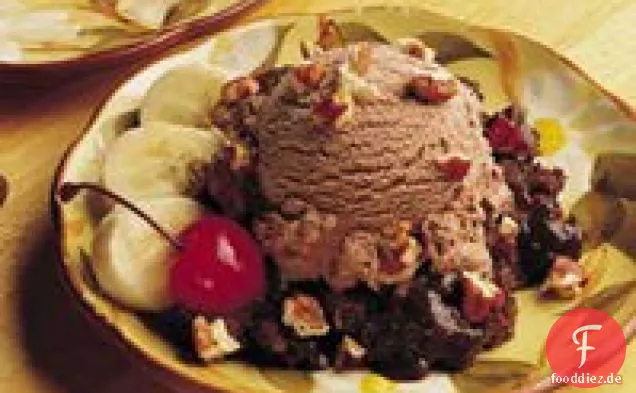 Hot Fudge Sundae Kuchen für Zwei