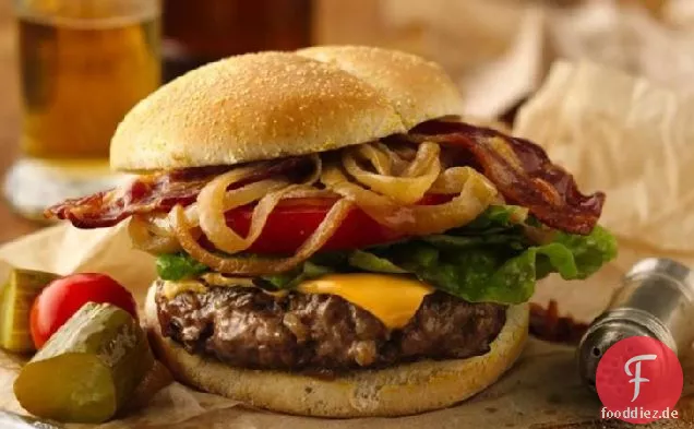Karamellisiertes Bier-Zwiebel-Speck-Burger