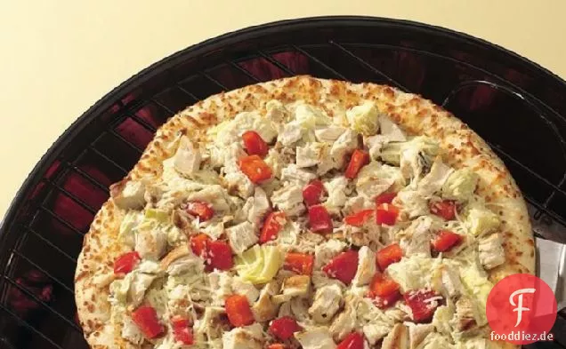 Gegrilltes Hähnchen und Artischockenpizza