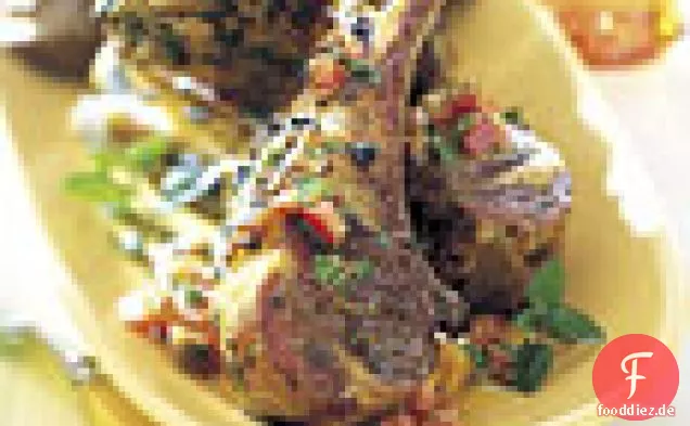 Gegrilltes Lammrücken mit Tomaten-Minze-Dressing