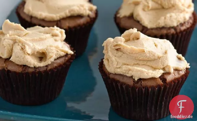 Brownie Cupcakes mit Erdnussbutter-Zuckerguss