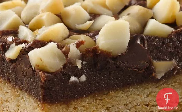 Schwarze und weiße Schokolade Macadamia-Riegel