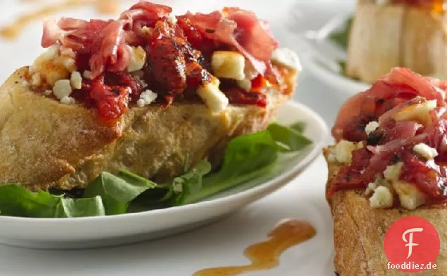 Tomaten, Blauschimmelkäse und Schinken Bruschetta