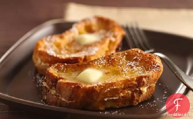 Aprikosen-gefüllter French Toast