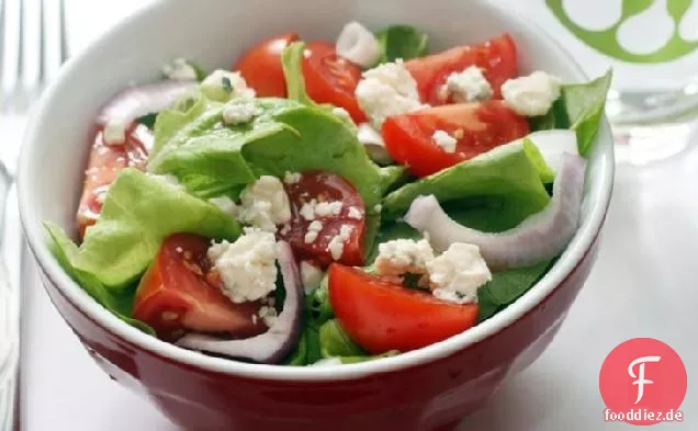 Blauschimmelkäse Grüner Salat mit Birnendressing