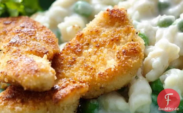 Knuspriges Parmesan-Hähnchen mit cremigen Blumenkohl-Nudeln