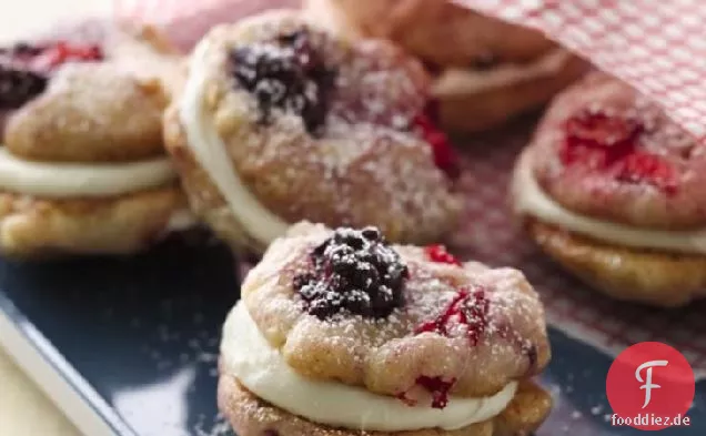 Beeren- und Crème-Sandwich-Kekse