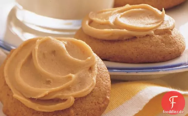 Gebräunte Butterkekse mit Karamellglasur