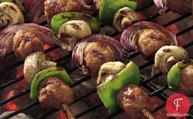 Gegrillte süß-saure Fleischbällchen Kabobs