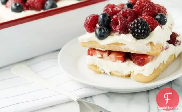 Einfaches Zitronen-Beeren-Tiramisu