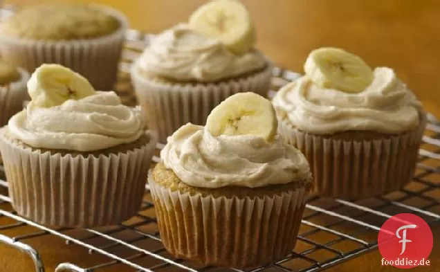 Glutenfreie Bananen-Cupcakes mit gebräunter Butterglasur