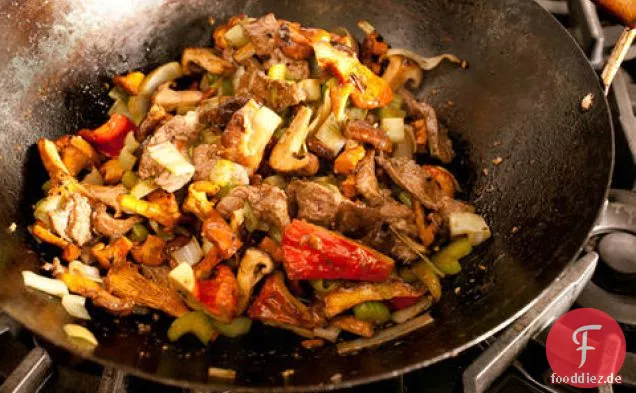 Wildpilz und Rindfleisch Stir-Fry