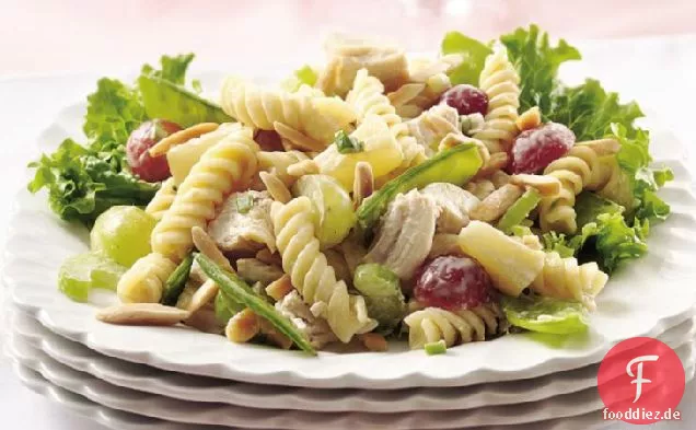 Party Huhn und Nudelsalat