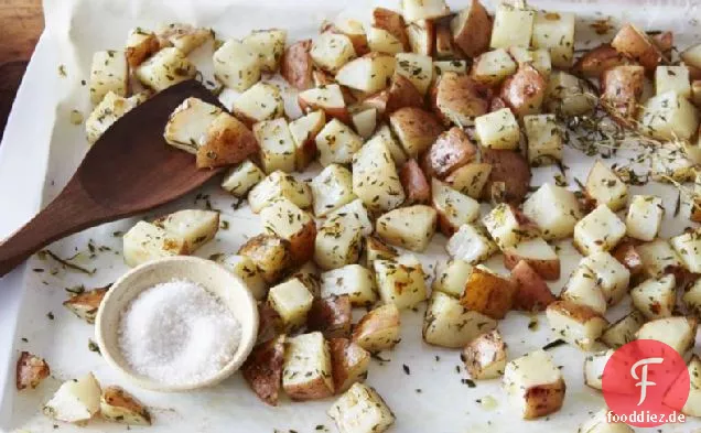 Gerösteter Rosmarin-Zwiebel Kartoffeln