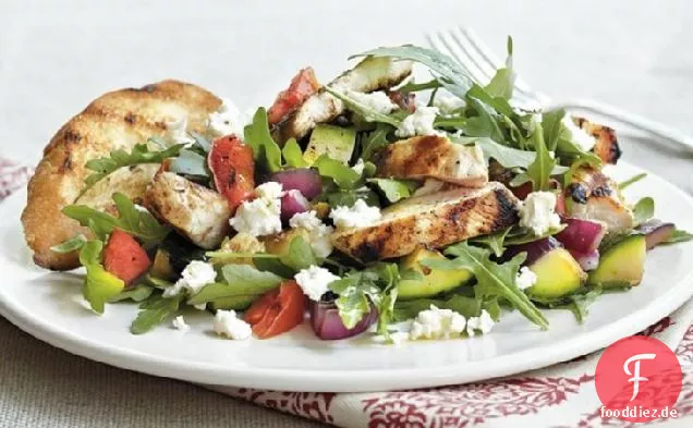 Gegrilltes Hähnchen und Gemüsesalat