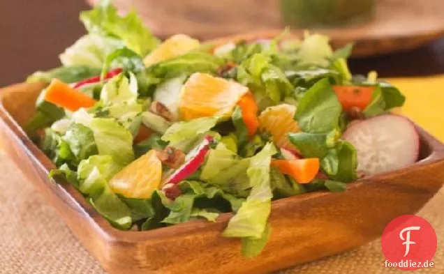 Gehackter Salat mit Limetten-Koriander-Vinaigrette